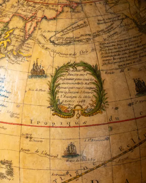 Paire de globes terrestre et céleste par L.C. Desnos, Paris vers 1750