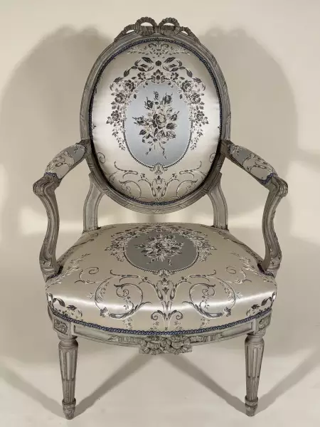 Paire de fauteuils à dossiers plats par F.N Geny, Lyon vers 1775