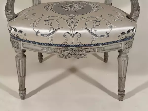 Paire de fauteuils à dossiers plats par F.N Geny, Lyon vers 1775