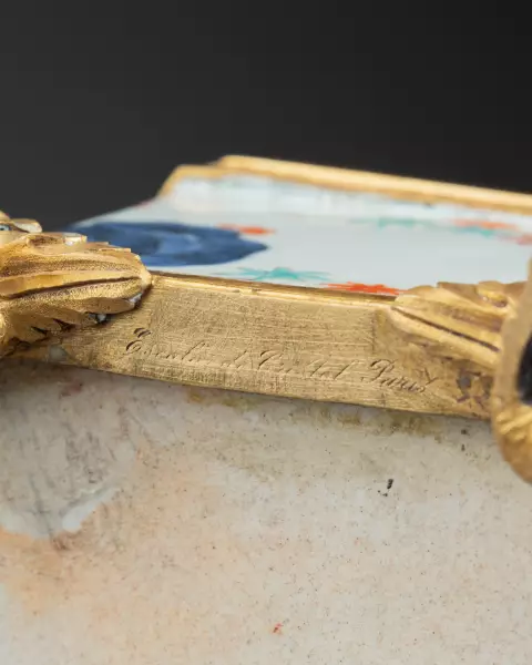 Boite hexagonale en porcelaine Kakiémon du Japon vers 1700