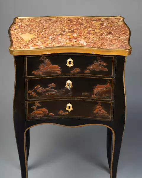 Table de salon en vernis martin par L.Boudin, Paris vers 1760
