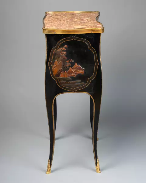 Table de salon en vernis martin par L.Boudin, Paris vers 1760