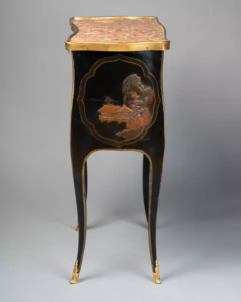 Table de salon en vernis martin par L.Boudin, Paris vers 1760