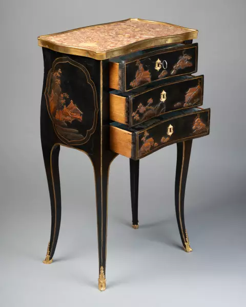 Table de salon en vernis martin par L.Boudin, Paris vers 1760