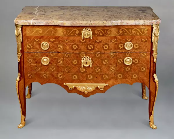 Commode à la Grecque par Pierre Denizot, Paris vers 1770