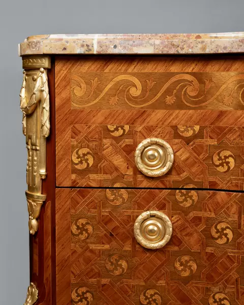 Commode à la Grecque par Pierre Denizot, Paris vers 1770