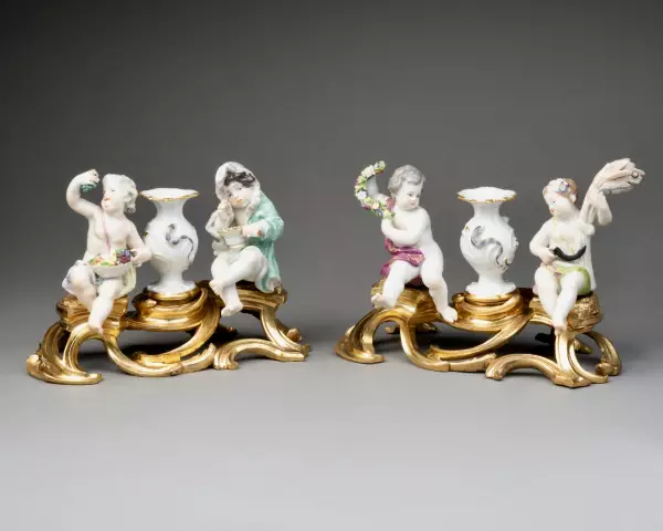 Paire de groupes les 4 saisons de Meissen vers 1750