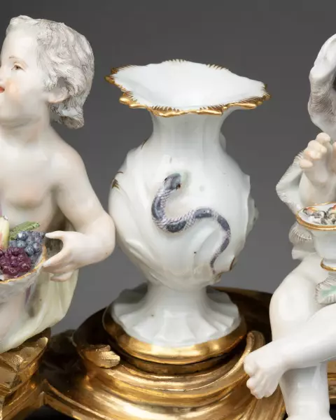 Paire de groupes les 4 saisons de Meissen vers 1750