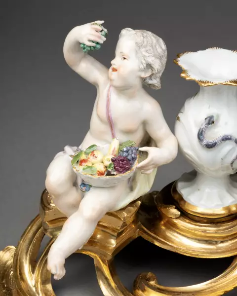 Paire de groupes les 4 saisons de Meissen vers 1750
