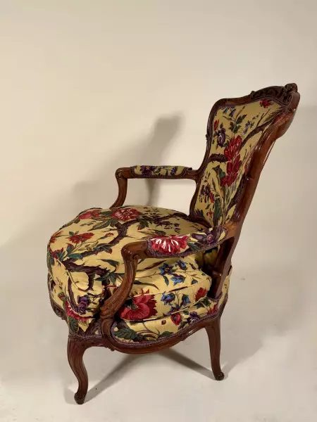 Importante bergère attribuée à Pierre Nogaret, Lyon, vers 1750