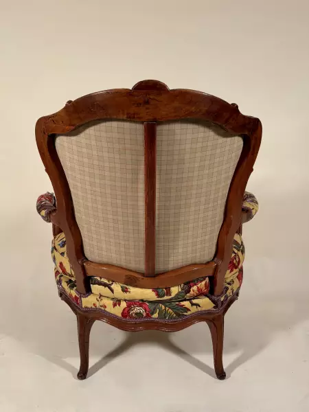Importante bergère attribuée à Pierre Nogaret, Lyon, vers 1750