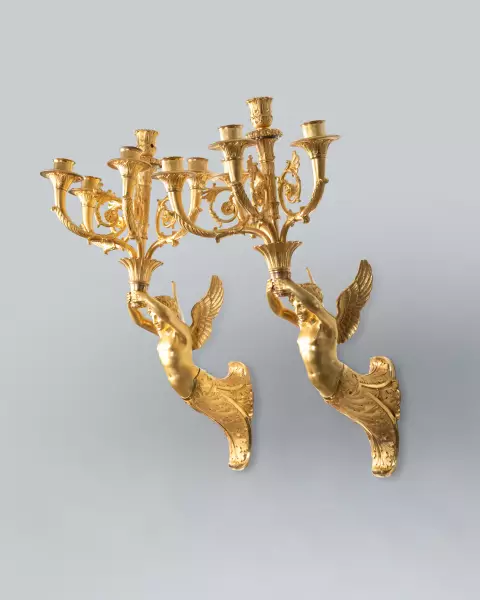 Paire d’appliques aux enfants ailés, Paris époque Empire 