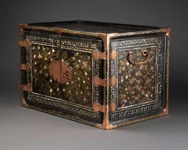 Cabinet Nanban en laque du Japon vers 1600