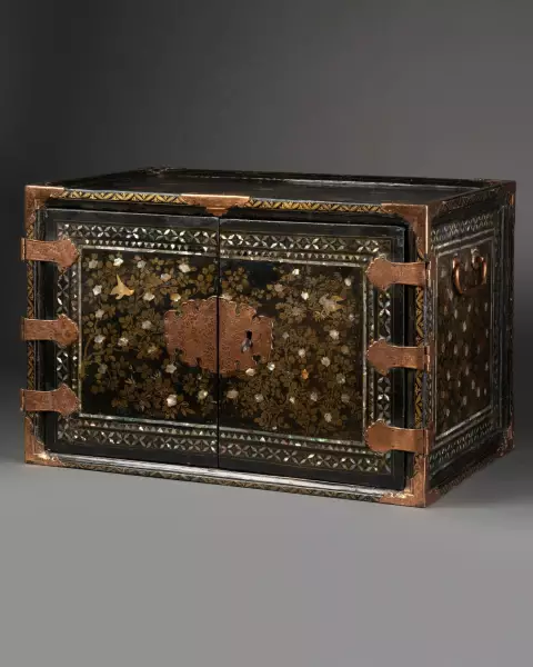 Cabinet Nanban en laque du Japon vers 1600
