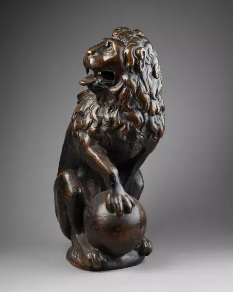 Lion en bronze provenant de la fontaine de l’Hôtel de ville de Bruxelles