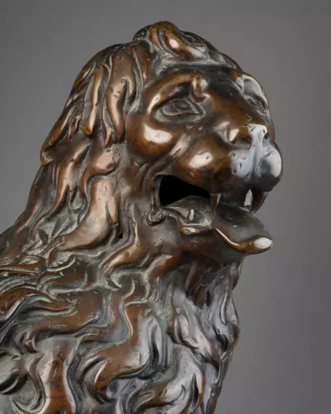 Lion en bronze provenant de la fontaine de l’Hôtel de ville de Bruxelles